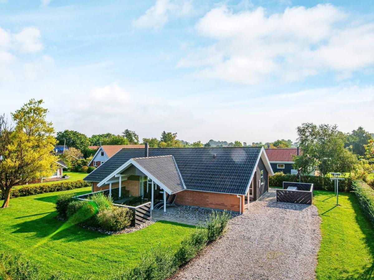 10 Person Holiday Home In Juelsminde Sonderby  Exterior photo